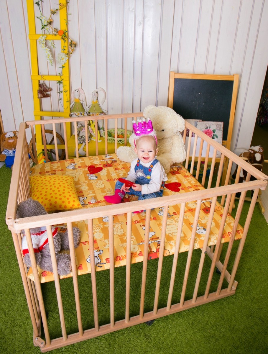 Кровать-манеж для новорожденных 